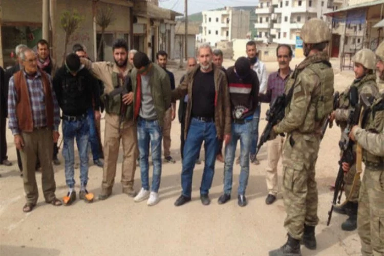 Afrin halkı teröristleri TSK'ya teslim etti
