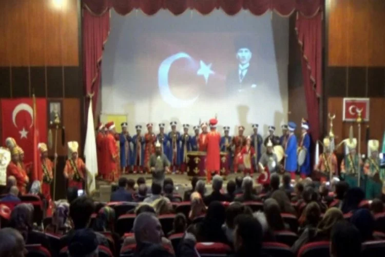Bursa'da Mehmetçiğe saygı konseri büyük ilgi gördü