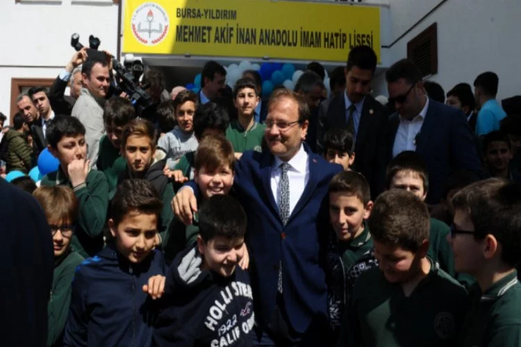 Çavuşoğlu Bursa'da okul açılışına katıldı