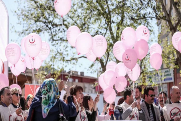 Kansere dikkati çekmek için  Bursa'da balonlu etkinlik
