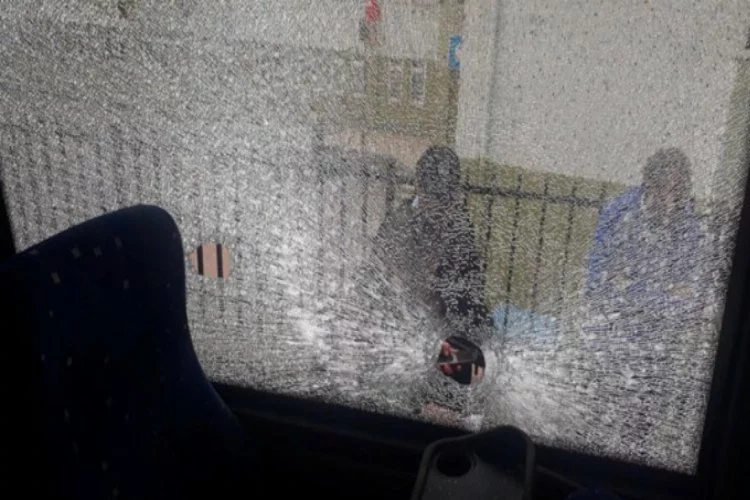 Bursa'da takım otobüsüne saldırı!
