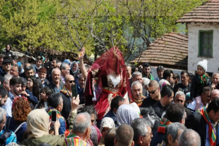 Bursa'da köy düğünü coşkusu