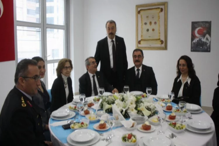Bursa İl Emniyet Müdürü AK şehit aileleriyle buluştu