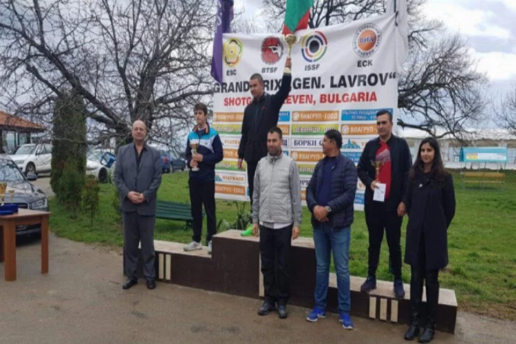 Osmangazili Sporcu Bulgaristan'dan Madalya İle Döndü