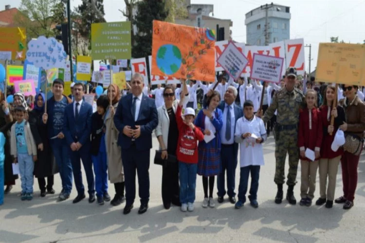 Bursa'da otizme farkındalık yürüyüşü