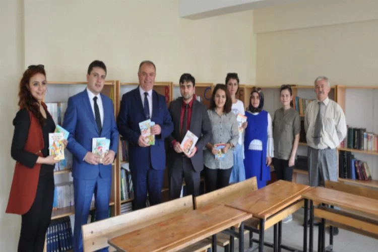 Bursa'da 'Bi kitap daha aydınlık bi hayat' projesi son sürat