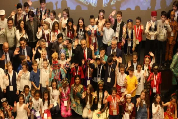 Bursa'da "TRT Uluslararası 23 Nisan Çocuk Şenliği" başladı