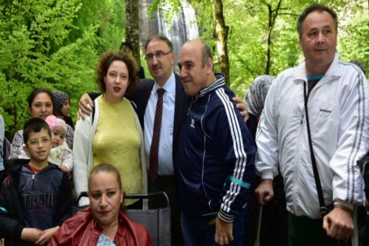 Bursa'da engelliler baharın tadını çıkardı