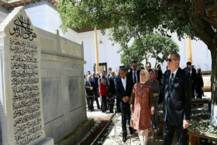 Erdoğan'dan Özbekistan'da türbe ziyareti