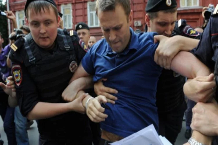 Rusya'da ortalık karıştı! Muhalif liderin de içinde bulunduğu yüzlerce kişiye gözaltı