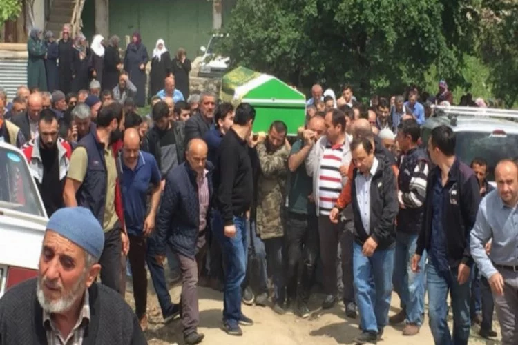 Bursa'da trafik faciasında hayatını kaybedenler toprağa verildi