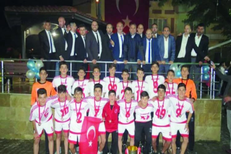 Türkiye şampiyonu olan Arabayatağıspor Bursa'ya döndü, yer yerinden oynadı