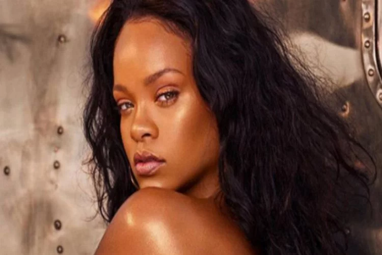 Rihanna'nın paylaşımı sosyal medyayı salladı