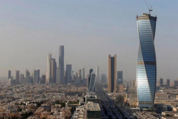 Suudi Arabistan'ın başkenti Riyad'da dört patlama sesi