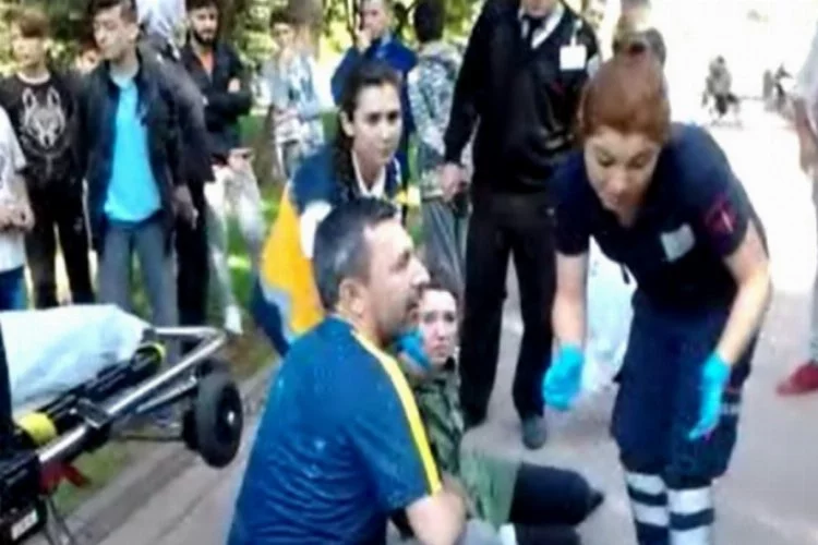 Bursa'da parkta panik! Yürüyüş yapan kadına çarptı!