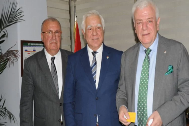Bursaspor Başkanı Ali Ay, adaylık başvurusunu sundu