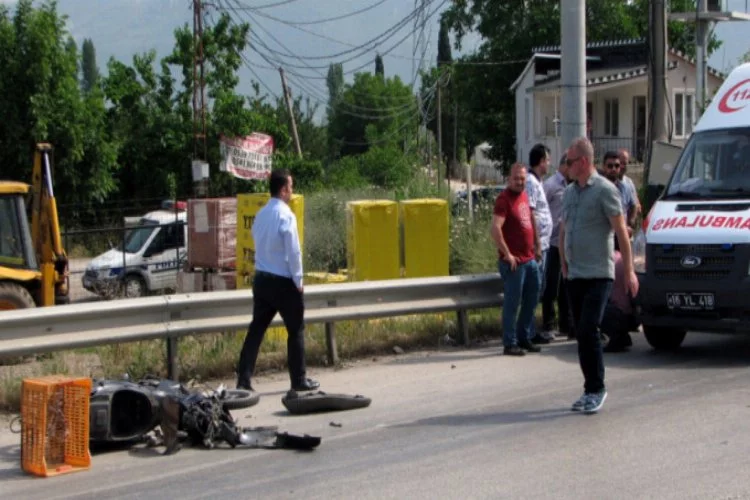Bursa'da feci kaza! Kavşakta çarpıştılar...