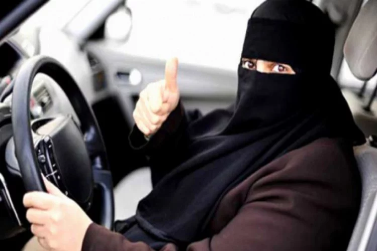 Suudi kadınlar ve erkekler sosyal medyada karşı karşıya!