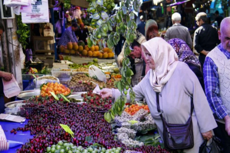 Bursa'da çarşı pazarda ramazan bereketi