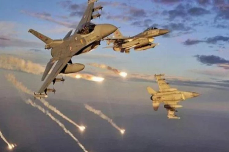 TSK Kuzey Irak'ı bombaladı