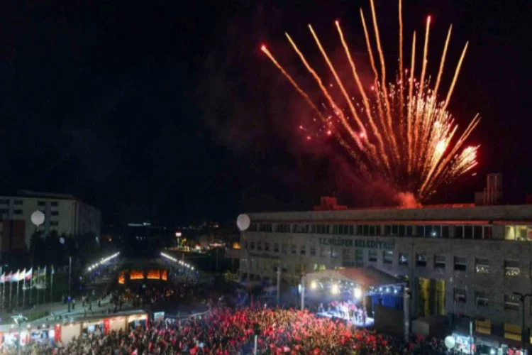 Bursalılar 19 Mayıs'ı coşkuyla kutladı
