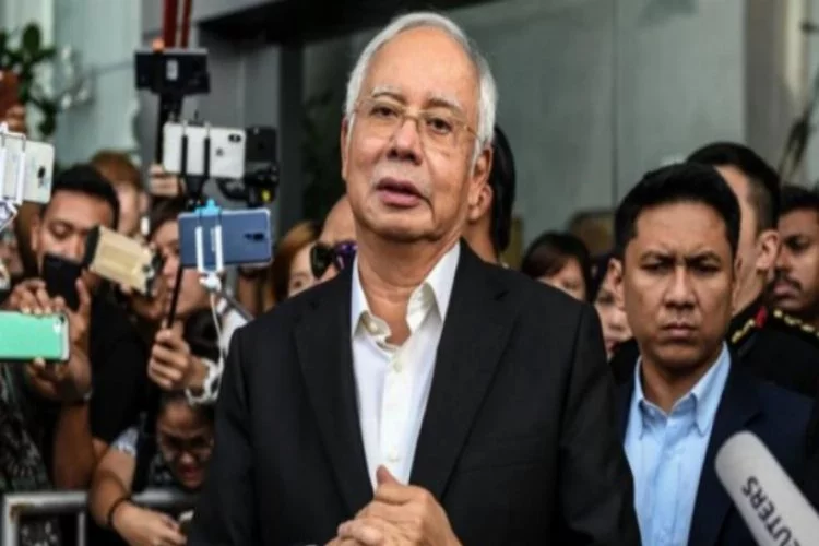 Malezya eski başbakanının evinde 28 milyon dolar bulundu!