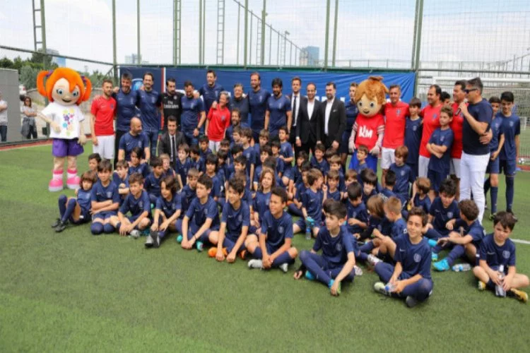 Paris Saint-Germain Bursa'ya futbol okulu açacak