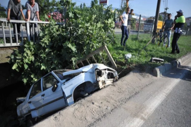 Bursa'da feci kaza! Otomobil köprüden uçtu