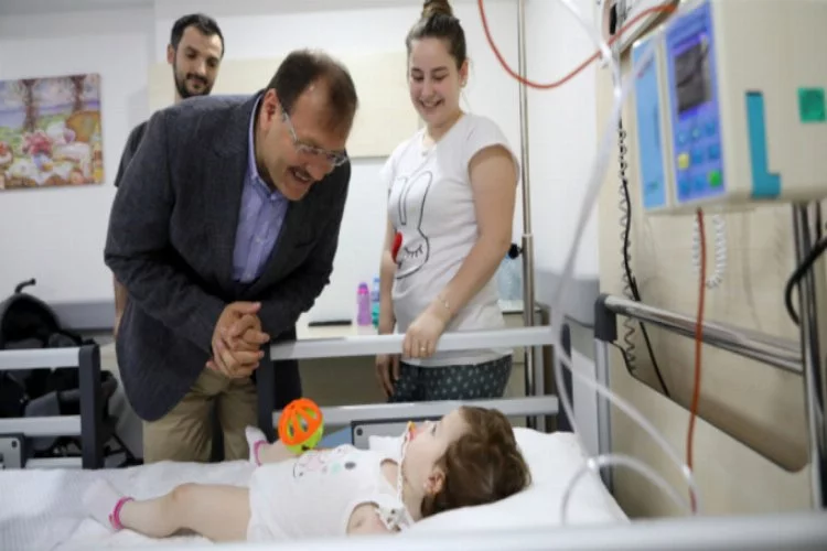 Başbakan Yardımcısı Çavuşoğlu'ndan Bursa'da hastane ziyareti