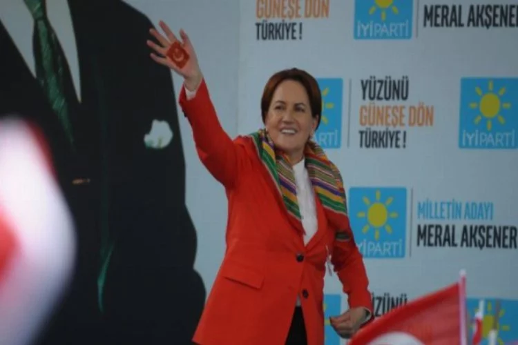 Meral Akşener'in Bursa mitinginde neler yaşandı?