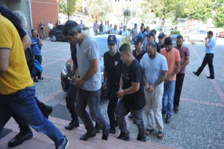 Bursa'da kaçak silah operasyonu: 9 tutuklu