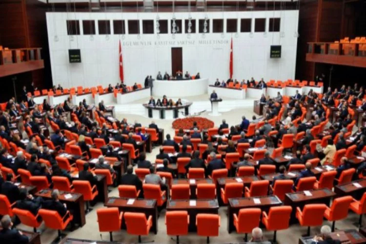 CHP'den iki milletvekili istifa etti!