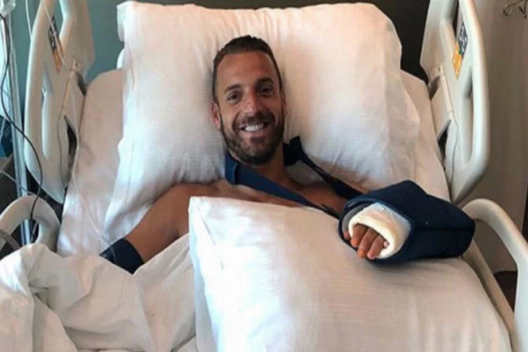 Fenerbahçe'nin golcüsü ameliyat oldu