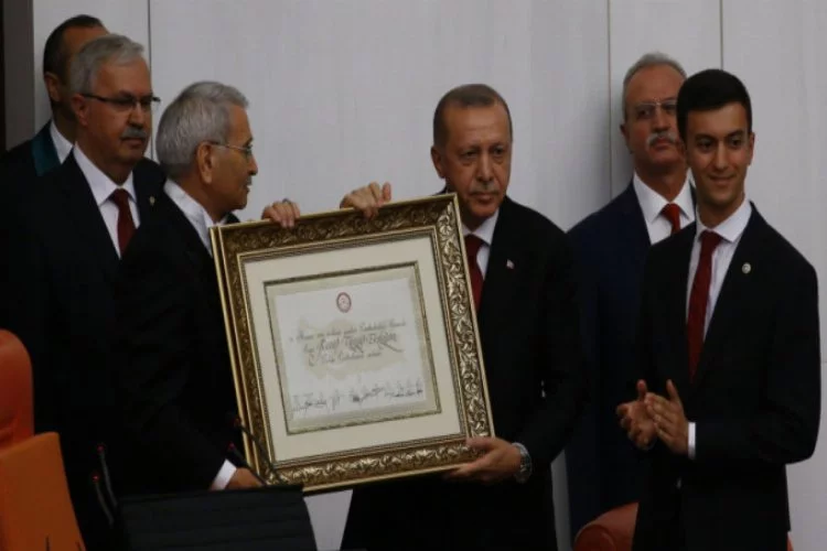 Cumhurbaşkanı Erdoğan yemin etti, yeni yönetim sistemine geçildi
