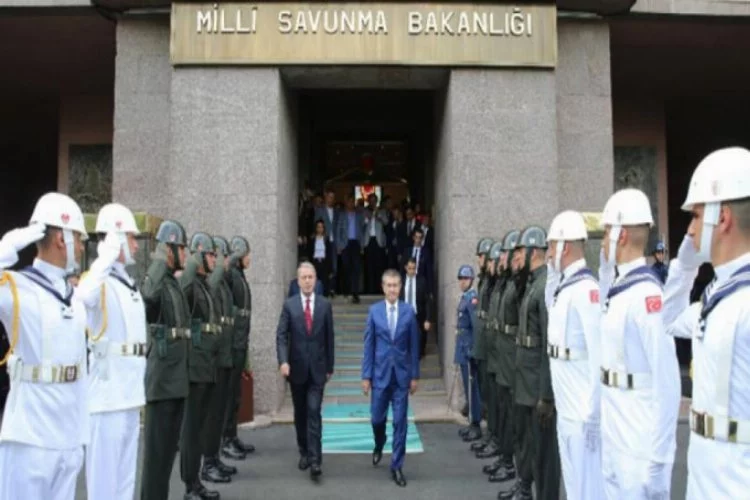 Milli Savunma Bakanı Hulusi Akar, görevi devraldı
