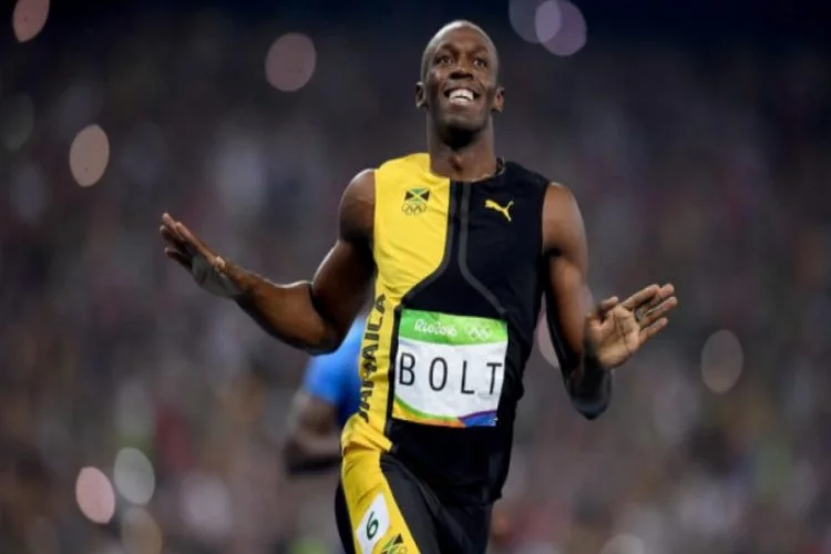 Usain Bolt imzayı attı! Artık futbolcu...