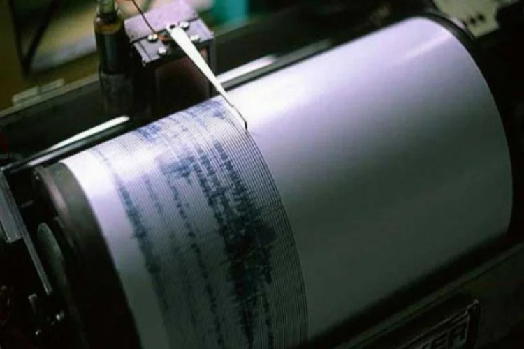 Türkiye sallandı! İki ilimizde korkutan depremler