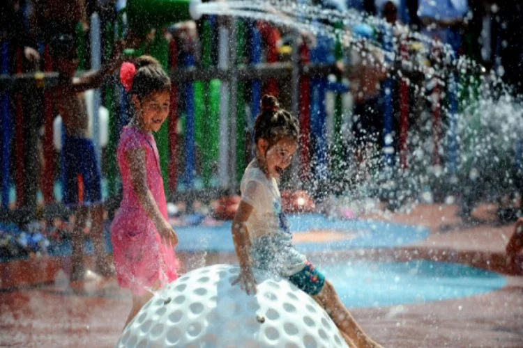 Bursa'nın ilk su oyunları parkı açıldı