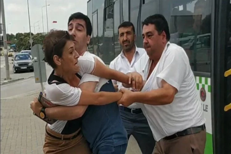 Bursa'da manevra kavgası! "Beni yumrukladı, otobüsten aşağı attı"