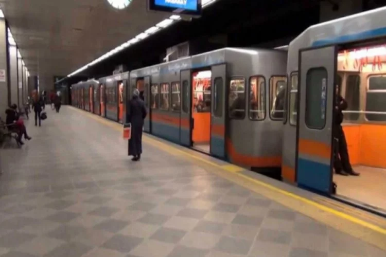 Metro seferleri kademeli olarak yapılmaya başladı