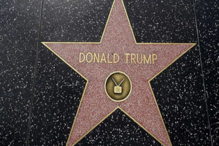Trump'ın yıldızı parçalandı