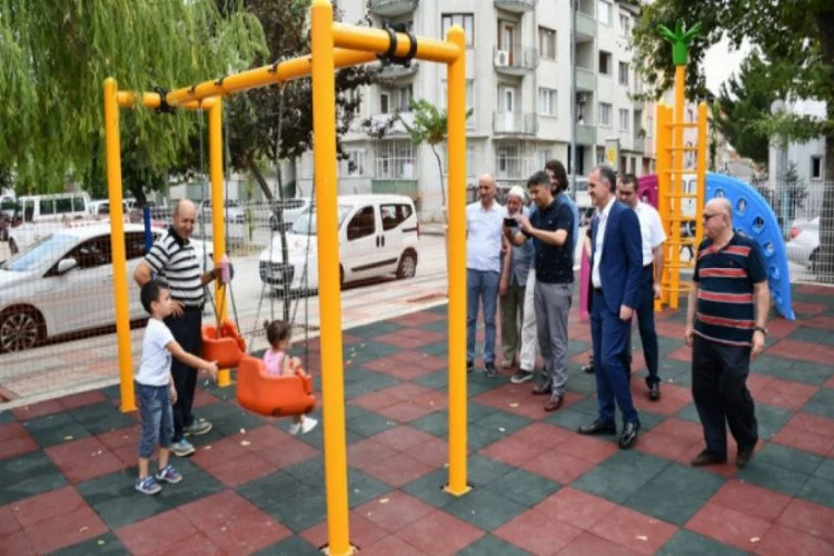 İnegöl'de çocuk parkı yenilendi