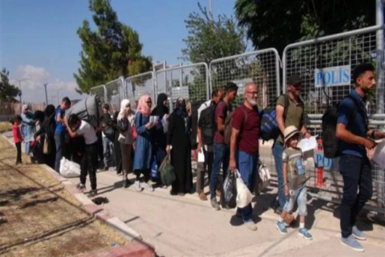 48 bin Suriyeli Türkiye'ye döndü