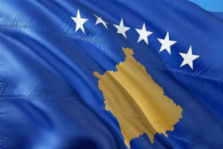 Kosova'da Türk bayrağı yakıldı!