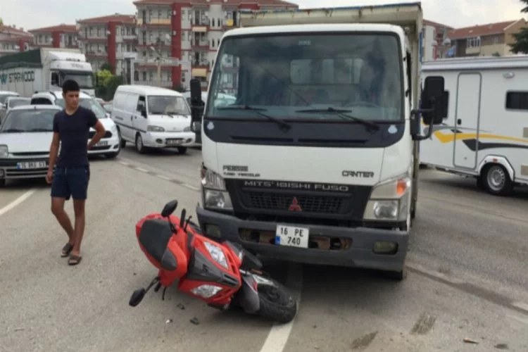 Bursa'da feci kaza! Kamyonet motosiklete çarptı