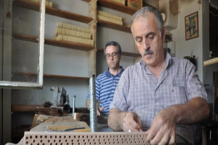 Bursa'da el yapımı fırçanın son temsilcileri