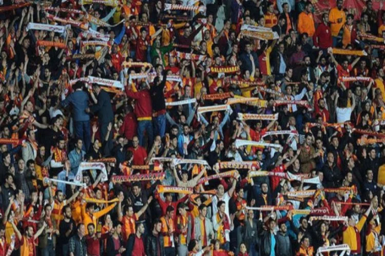 Galatasaray taraftarı yönetimden o ismi istedi