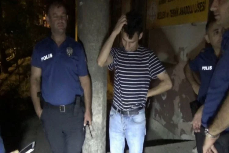 Bursa'da o mahalle ayağa kalktı! Eli sopalı gençler ve polis etrafını sardı