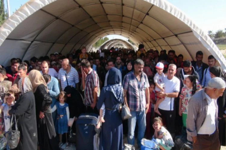 Suriyeliler akın akın gidiyor