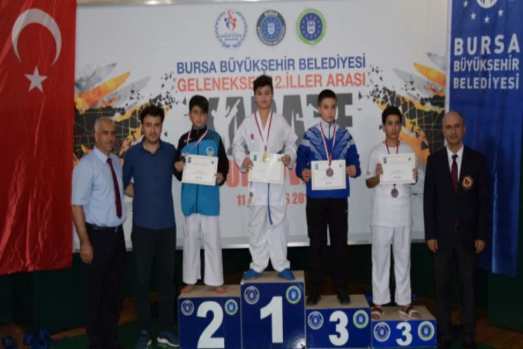Bursa'da usta karatecilerden heyecanlı turnuva